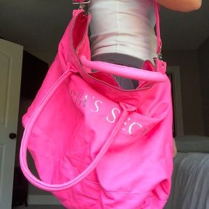 neon pink vs bag